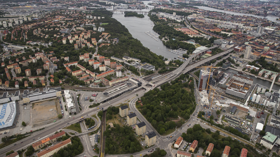 Flygfoto över området med vidsträckt vy.