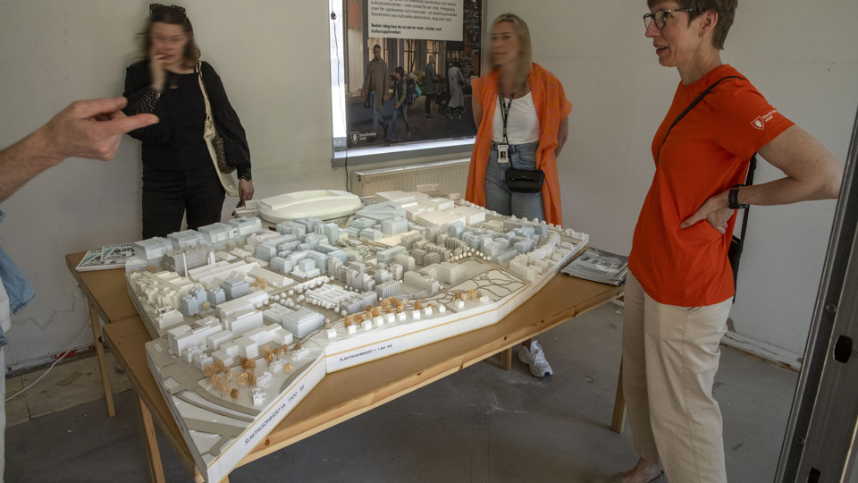 Stockholms stad fick många frågor om utvecklingen i området i nyöppnade Köttboden.
