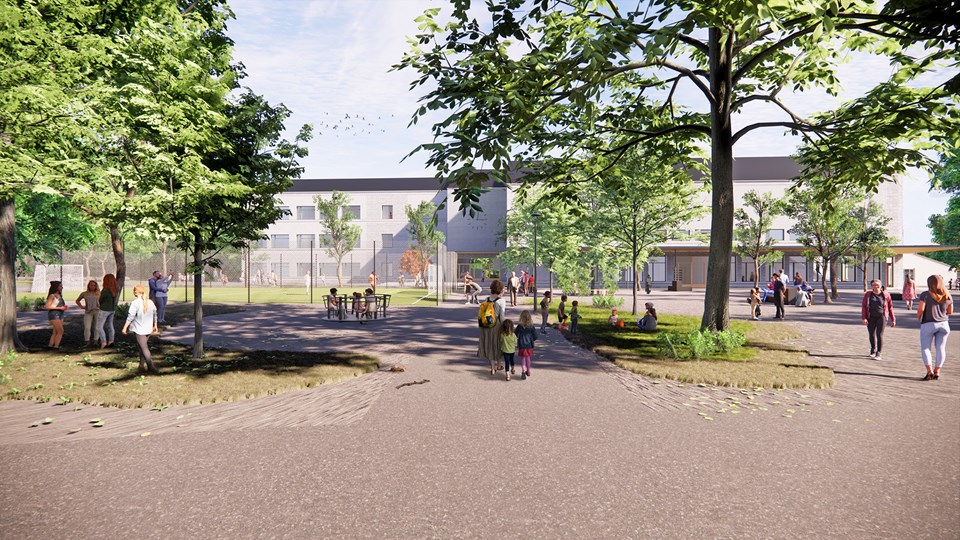Vy som visar den mellersta delen av skolgården samt den nya byggnaden och idrottshall i bakgrunden, barn i rörelse på skolgården, illustration.