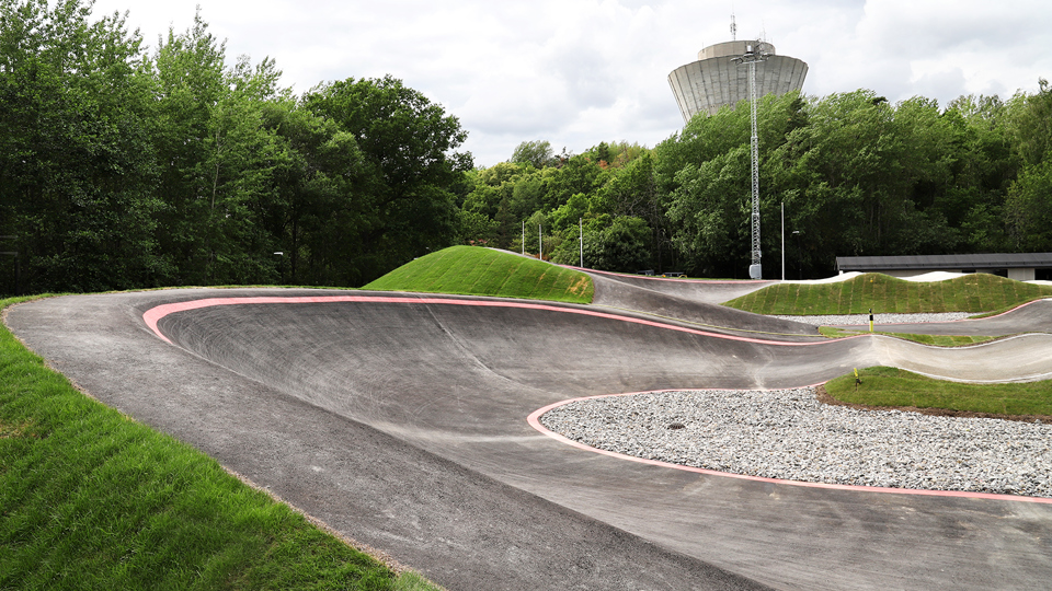 Kurva på den stora BMX-banan.