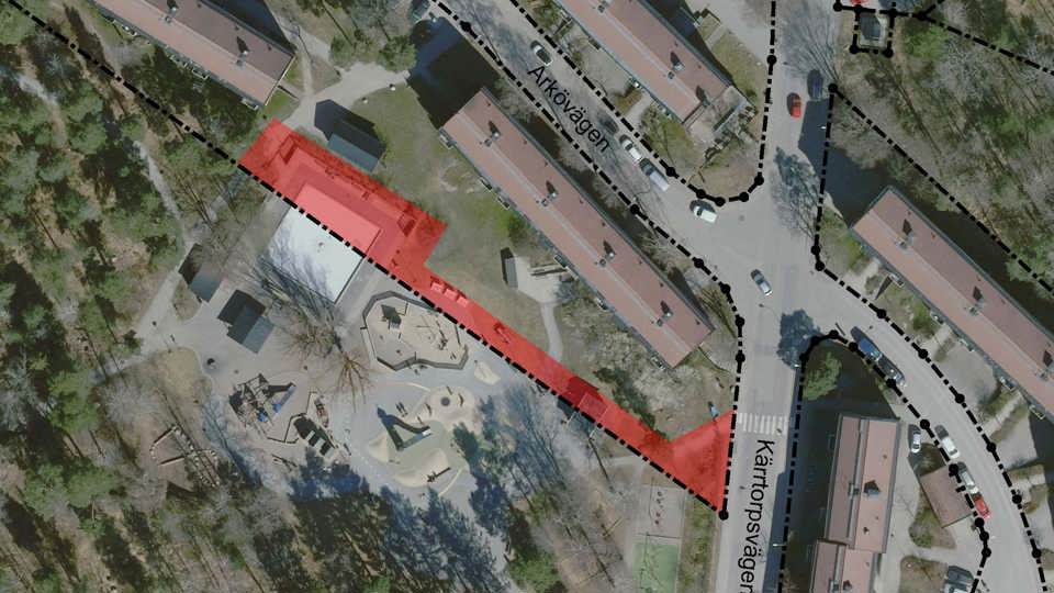 Översikt över området där planerad kvartersmark som överförs till allmän plats är markerad i rött.