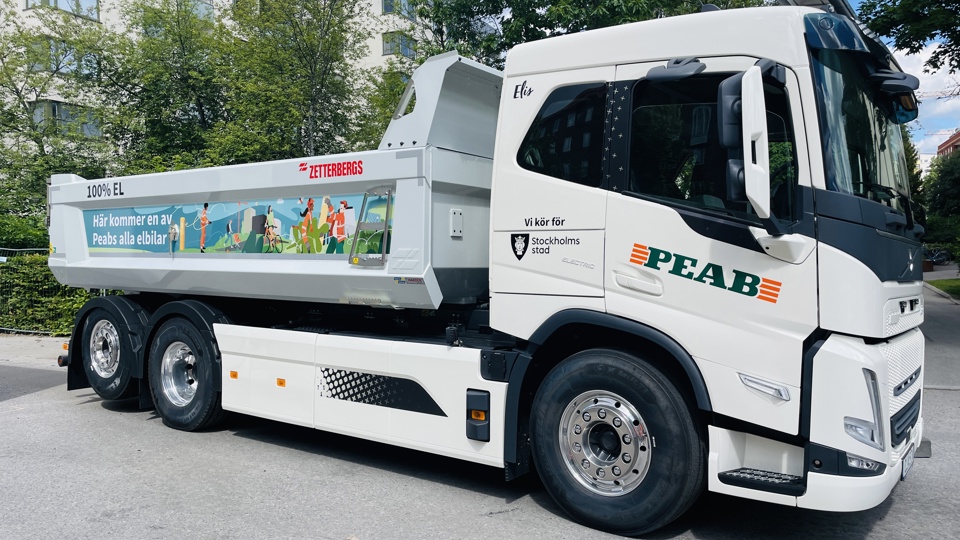 En parkerad elschaktbil.