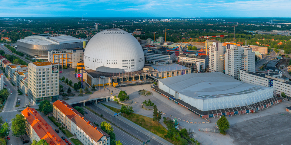 Flygbild över Globenområdet över Nynäsvägen söderut. Foto: Stockholms stad, juni 2025.
