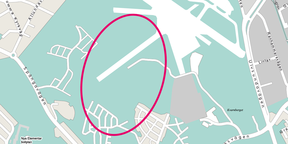 Kartbild där området, mellan Spångavägen, Kvarnbacksvägen och Ulvsundavägen, är markerad med en oval ring. 