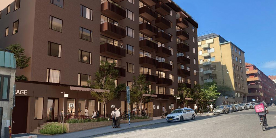 Våningshus med balkonger. Entré och lokaler med glasfasader på bottenvåningen. Bilar parkerade på gatan och människor i rörelse, stadsmiljö, fotomontage.