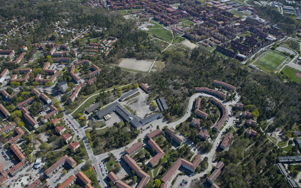 Flygvy över området Bagarmossen-Skarpnäck, fotografi.