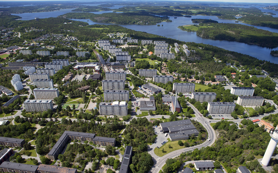 Flygvy över området kring Bredäng, fotografi.