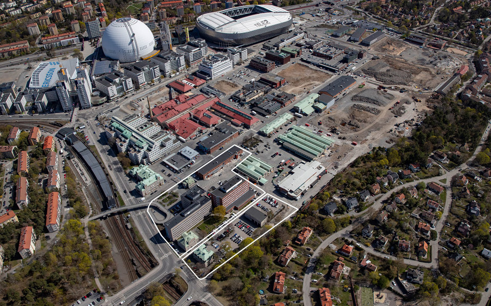 Flygbild över Slakthusområdet med 5A Parkhuskvarteren markerade med vit linje.