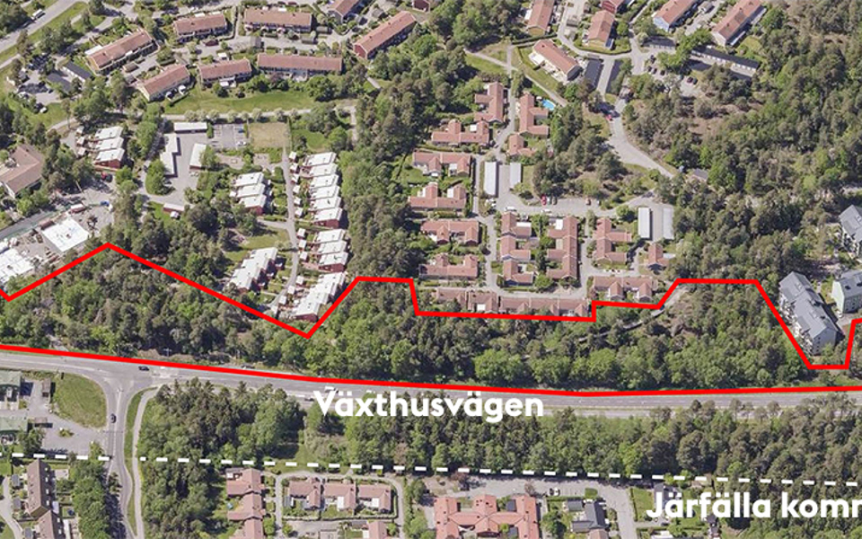 Flygvy över planområdet vid Växthusvägen. Området som planeras är markerat med röd linje.