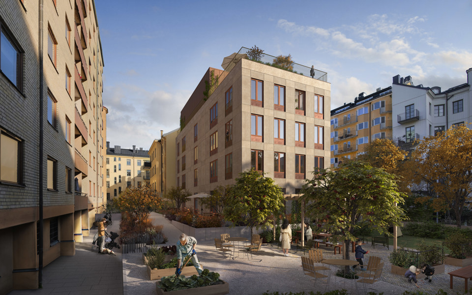 Flera flerbostadshus och en gård med träd och utemöbler.