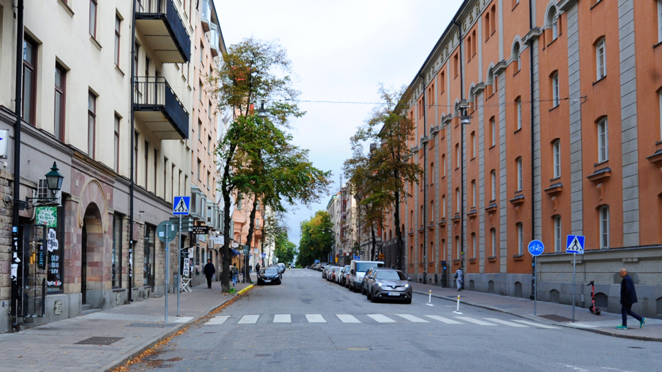 Norrtullsgatan norrut, med nuvarande smalare trottoar.